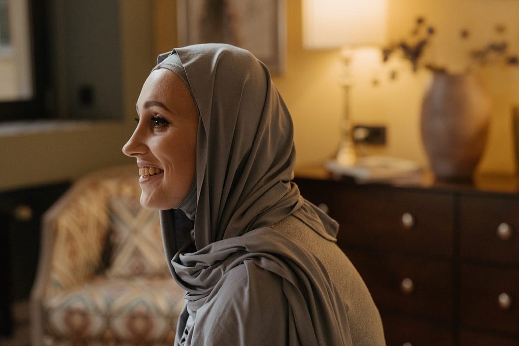 muslim-woman-smile-happy-hijab